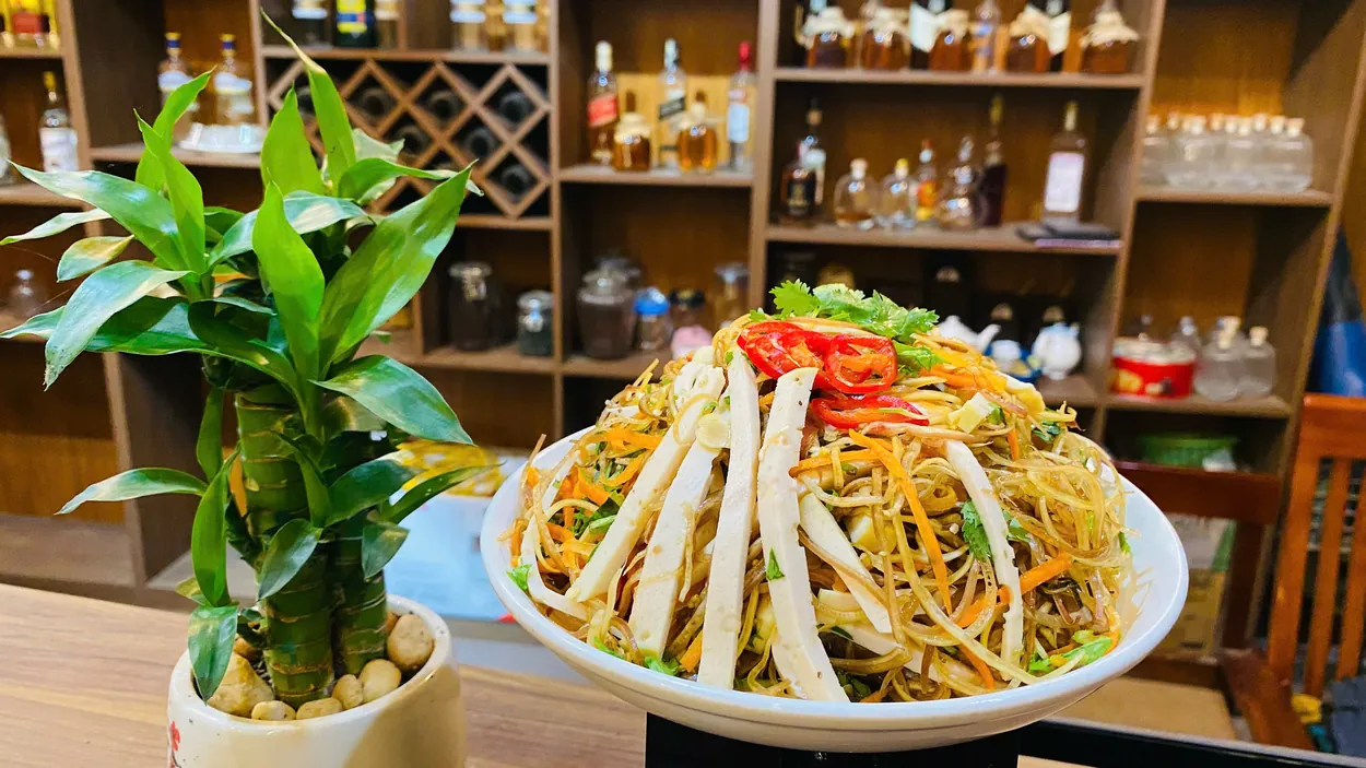 Fresh Vietnamese dish served at Vị & Thêu